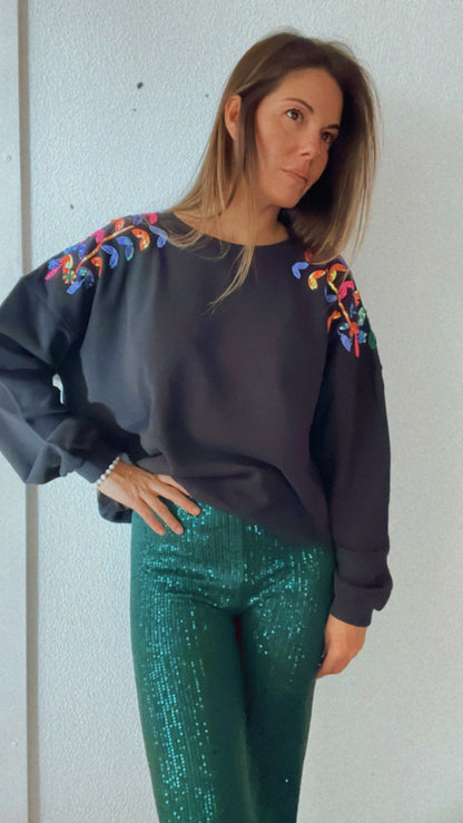 BLOOM | Sweat com pétalas coloridas em missangas